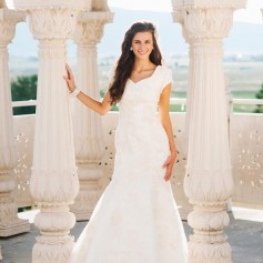 06 modest_wedding_dresses_13_of_23